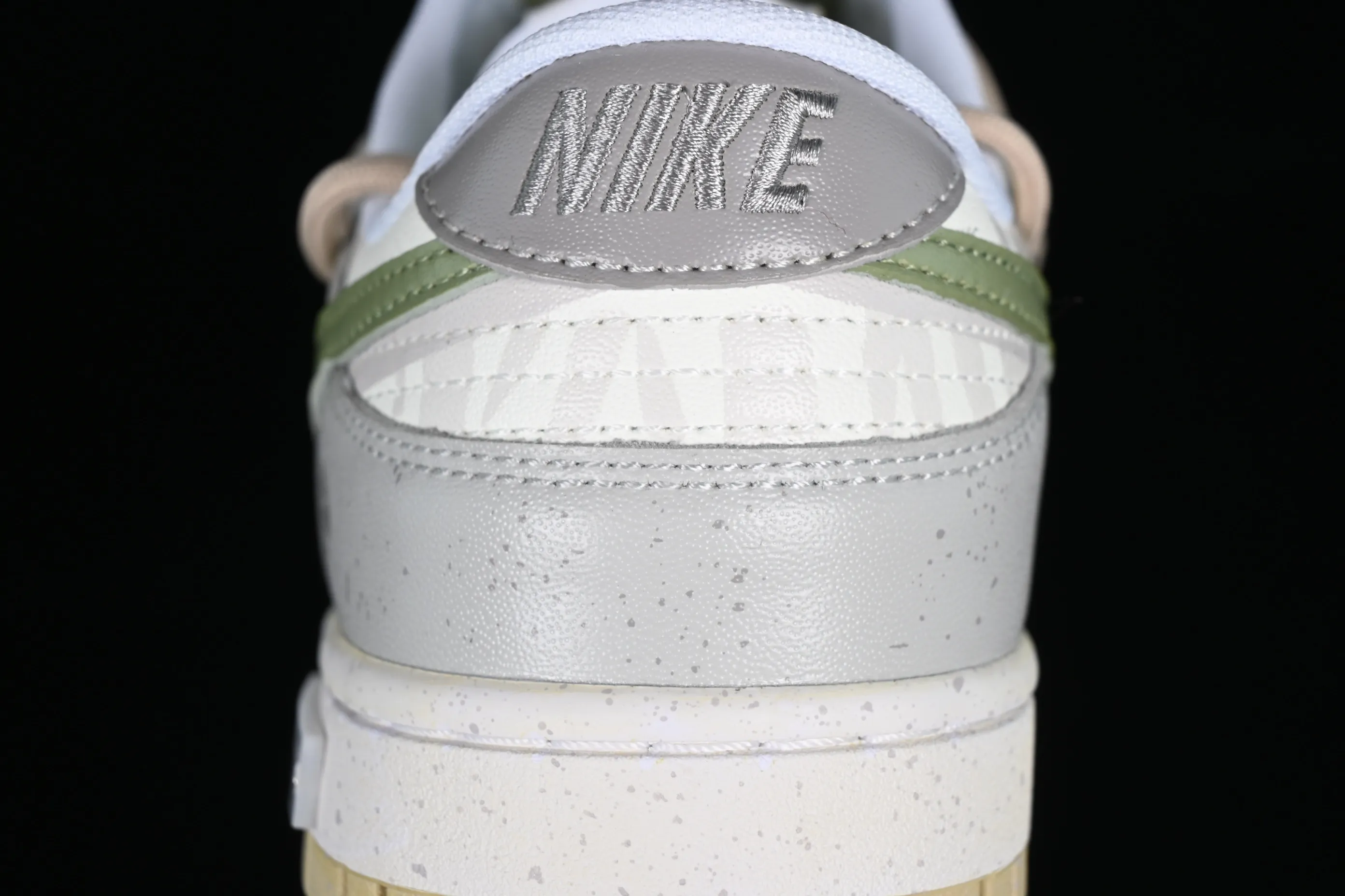 All Categories Nk SB Dunk Series Nk SB Dunk Low Low-top sneakers Nk Dunk Low Panda Prank-Tide SB strappy low-top casual sneakers DV0833-100
